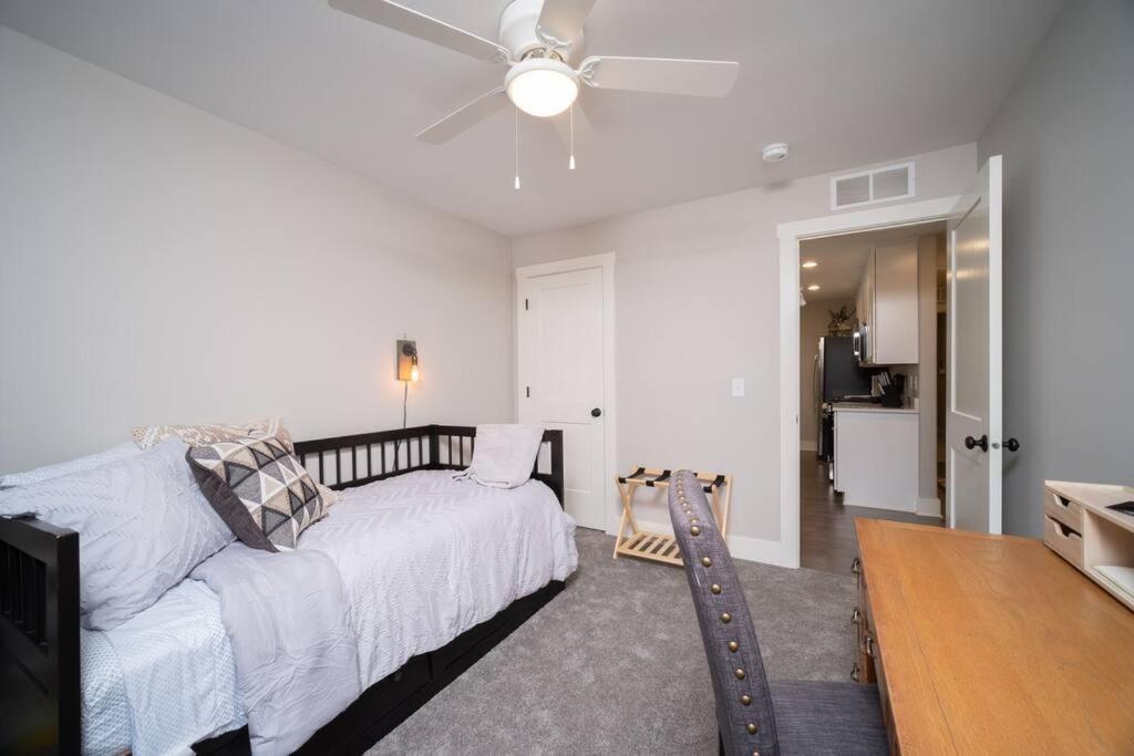 New Beautiful 3 Bedroom Condo In 베텐도르프 외부 사진