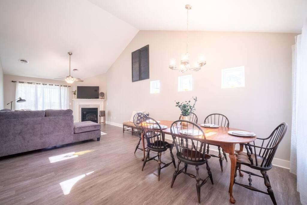 New Beautiful 3 Bedroom Condo In 베텐도르프 외부 사진