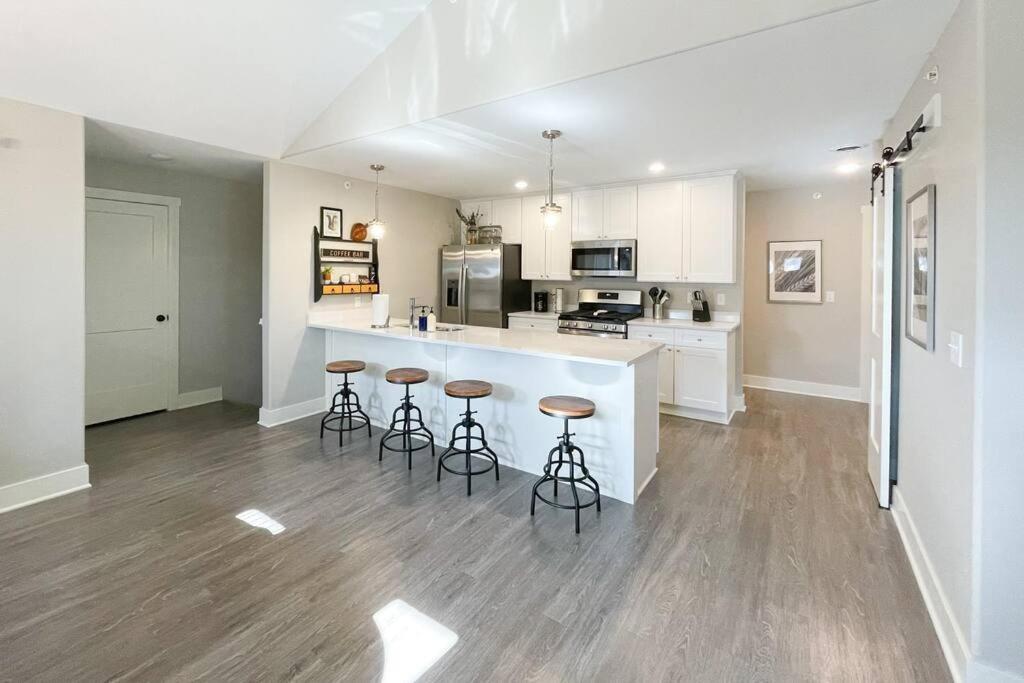 New Beautiful 3 Bedroom Condo In 베텐도르프 외부 사진